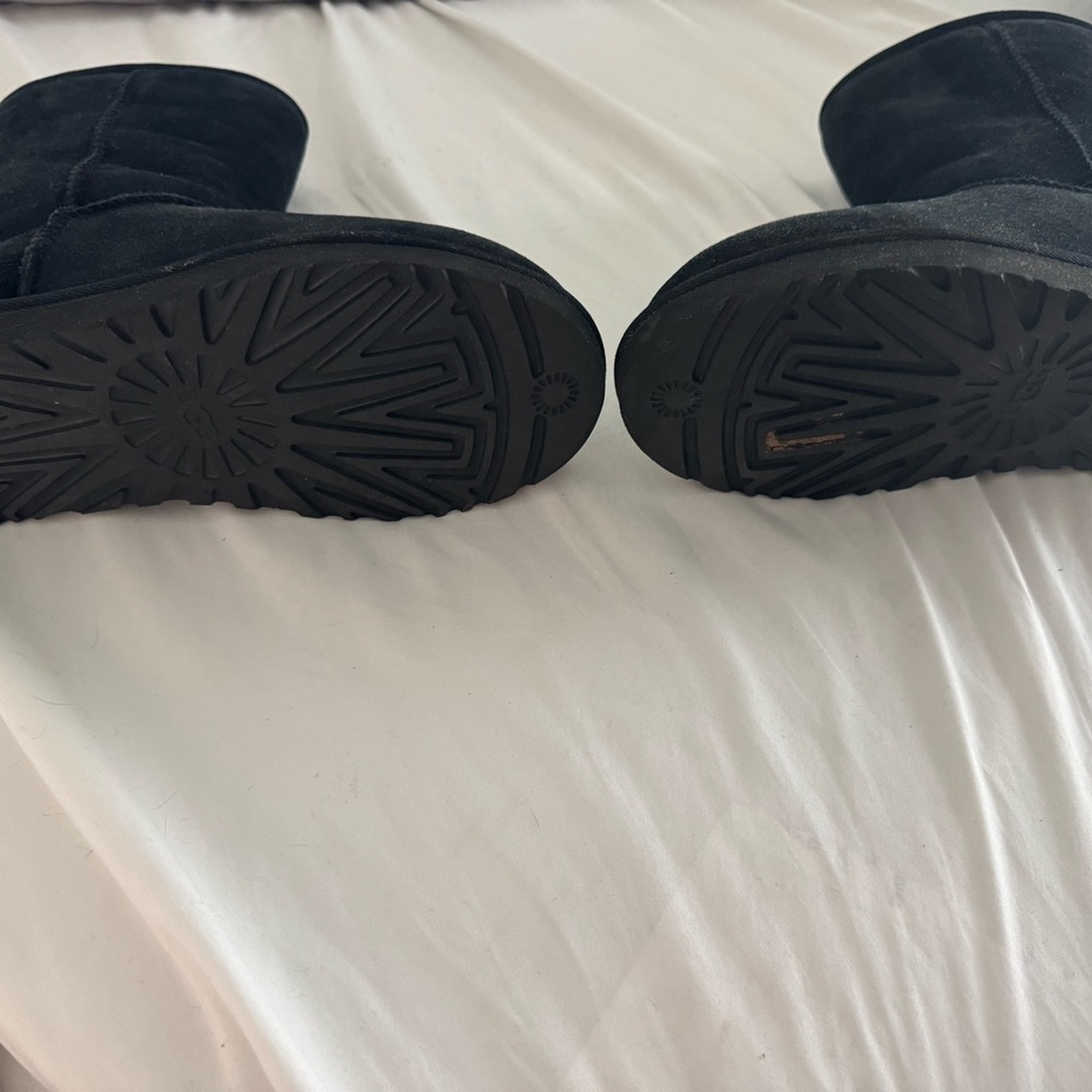 Ugg Classic Short II - Picture 3 of 6